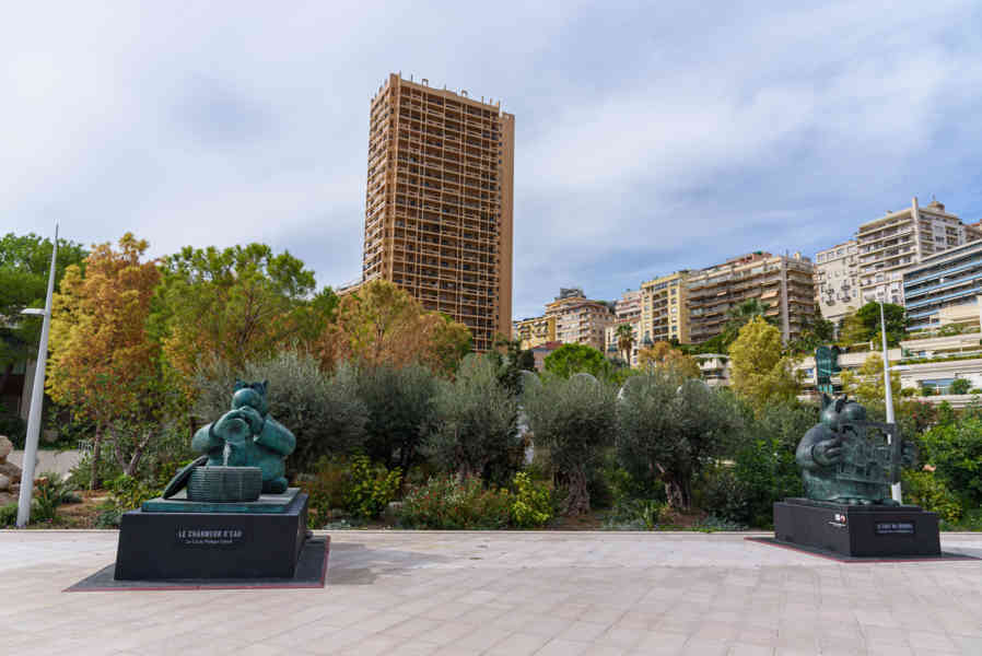 Principado de Mónaco 50 - Montecarlo - plaza Anne-Marie Campora.jpg